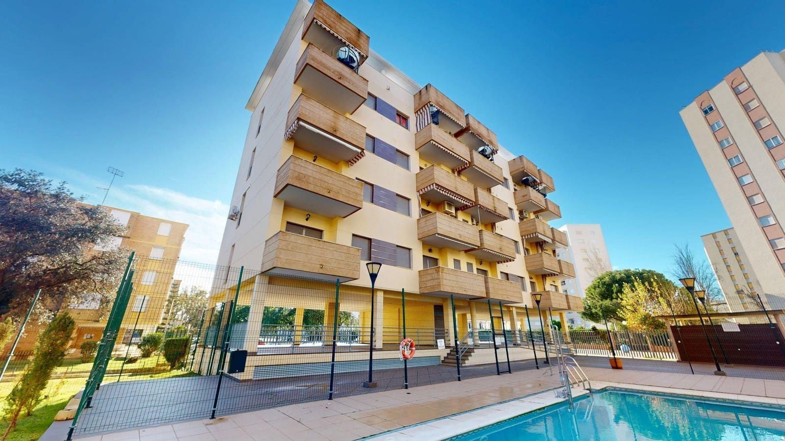 2 bedroom Flat for sale in Isla Cristina with pool garage - € 215,000 (Ref: 9543726)