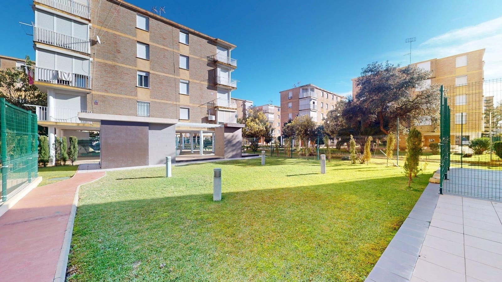 2 bedroom Flat for sale in Isla Cristina with pool garage - € 215,000 (Ref: 9543726)