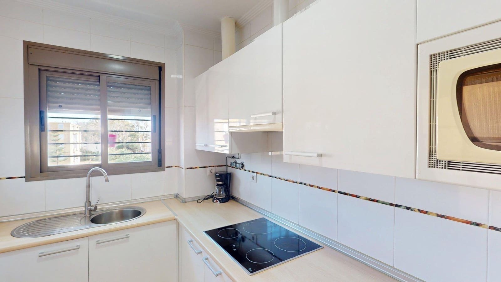 2 bedroom Flat for sale in Isla Cristina with pool garage - € 215,000 (Ref: 9543726)