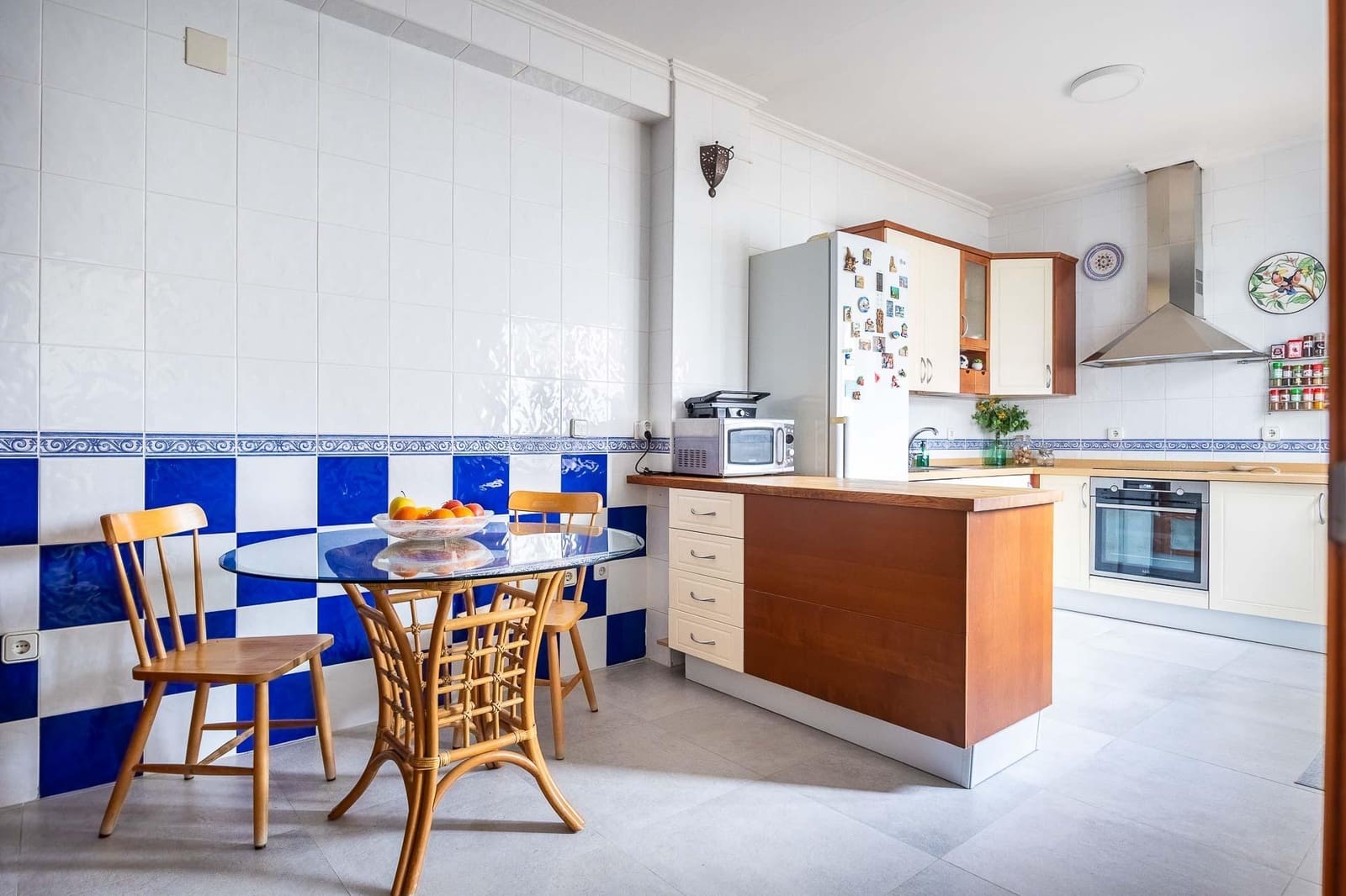 4 soveværelse Rækkehus til salg i Sevilla by med garage - € 360.000 (Ref: 9543727)