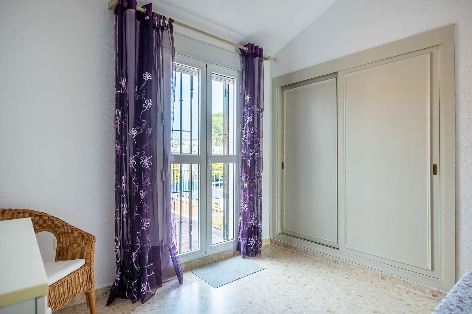 4 soveværelse Rækkehus til salg i Sevilla by med garage - € 360.000 (Ref: 9543727)