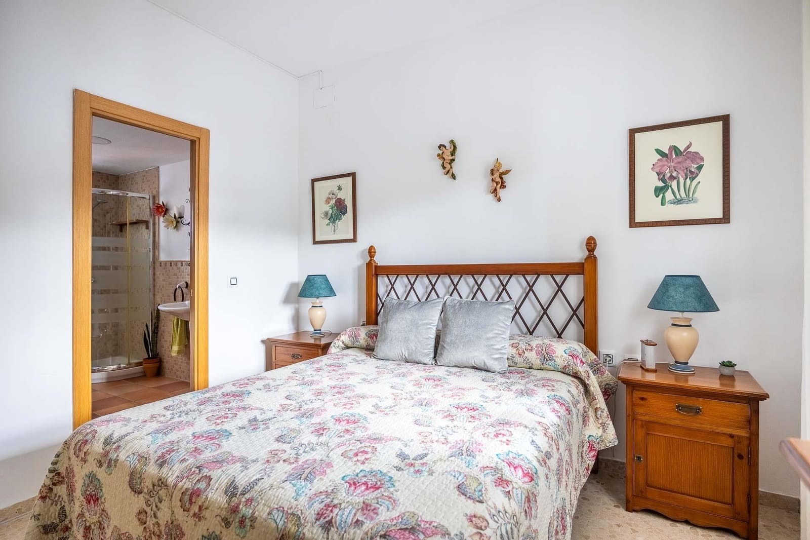 4 soveværelse Rækkehus til salg i Sevilla by med garage - € 360.000 (Ref: 9543727)