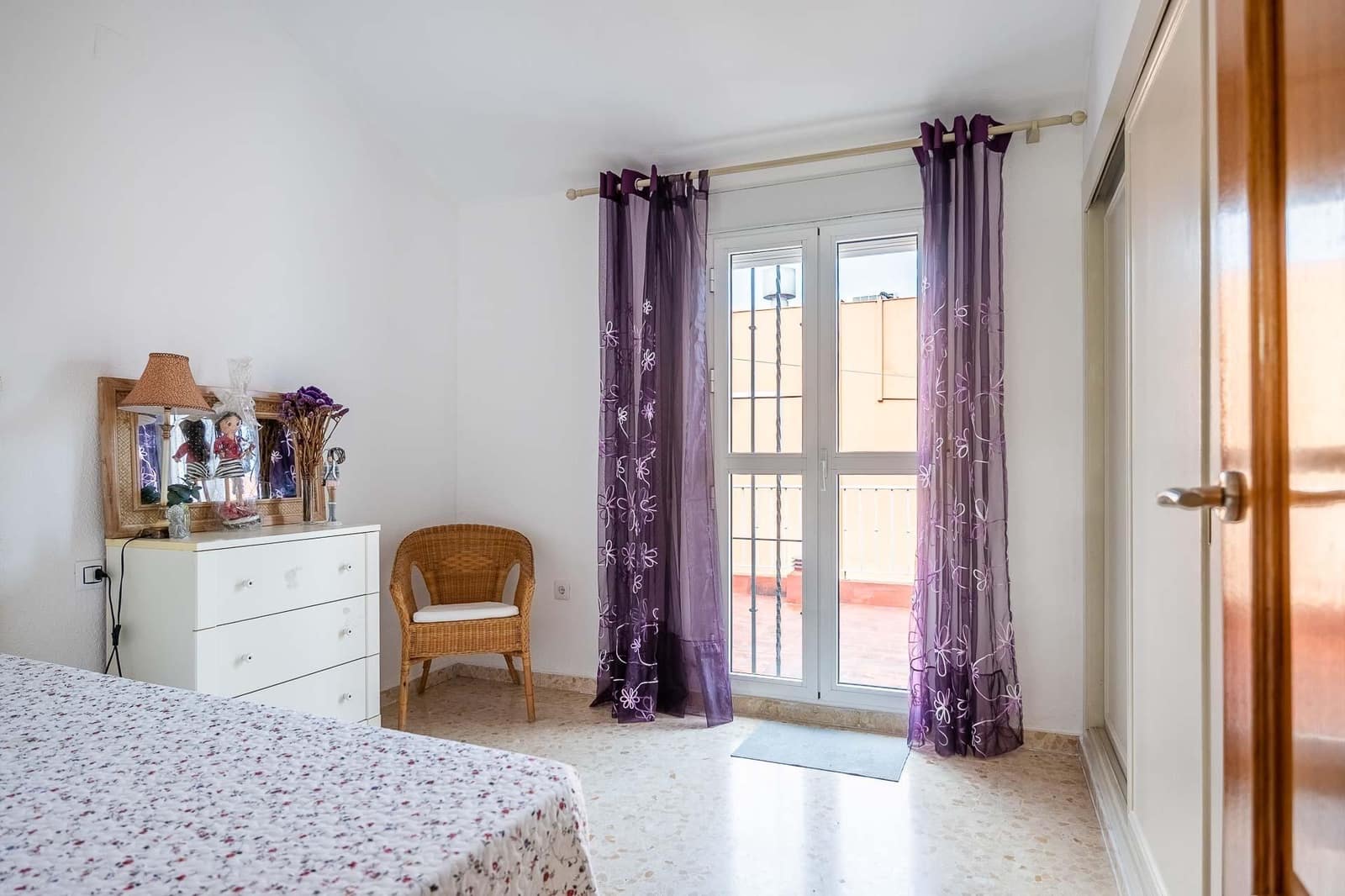 4 soveværelse Rækkehus til salg i Sevilla by med garage - € 360.000 (Ref: 9543727)