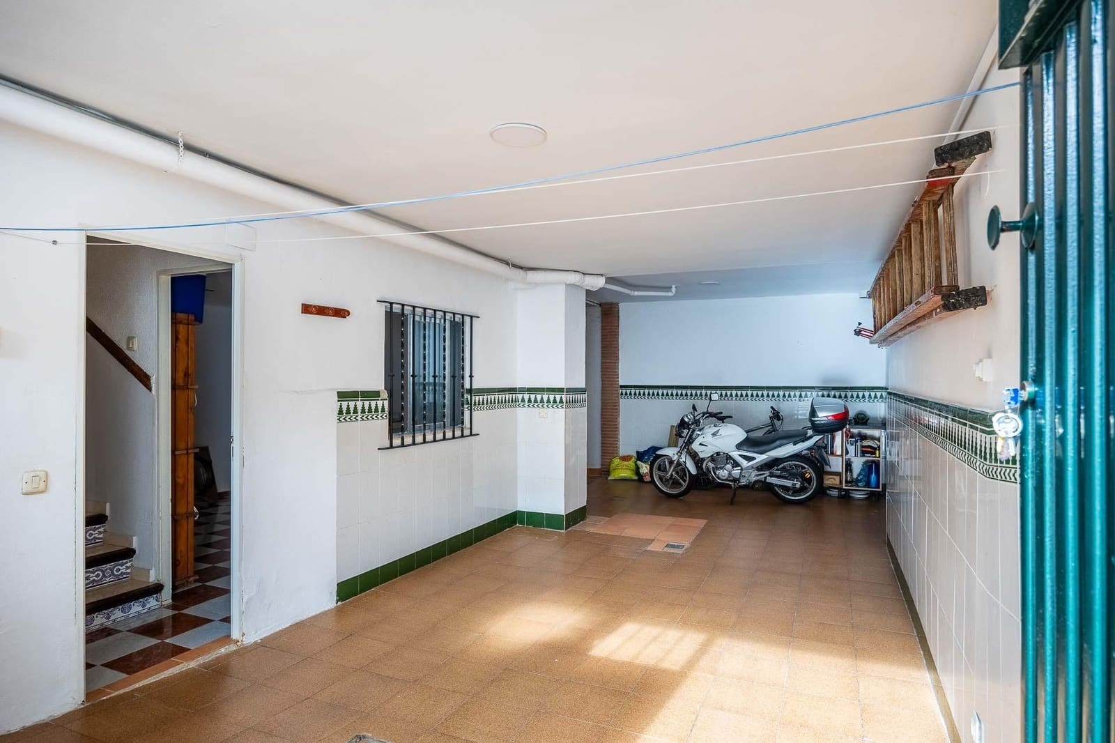 4 soveværelse Rækkehus til salg i Sevilla by med garage - € 360.000 (Ref: 9543727)