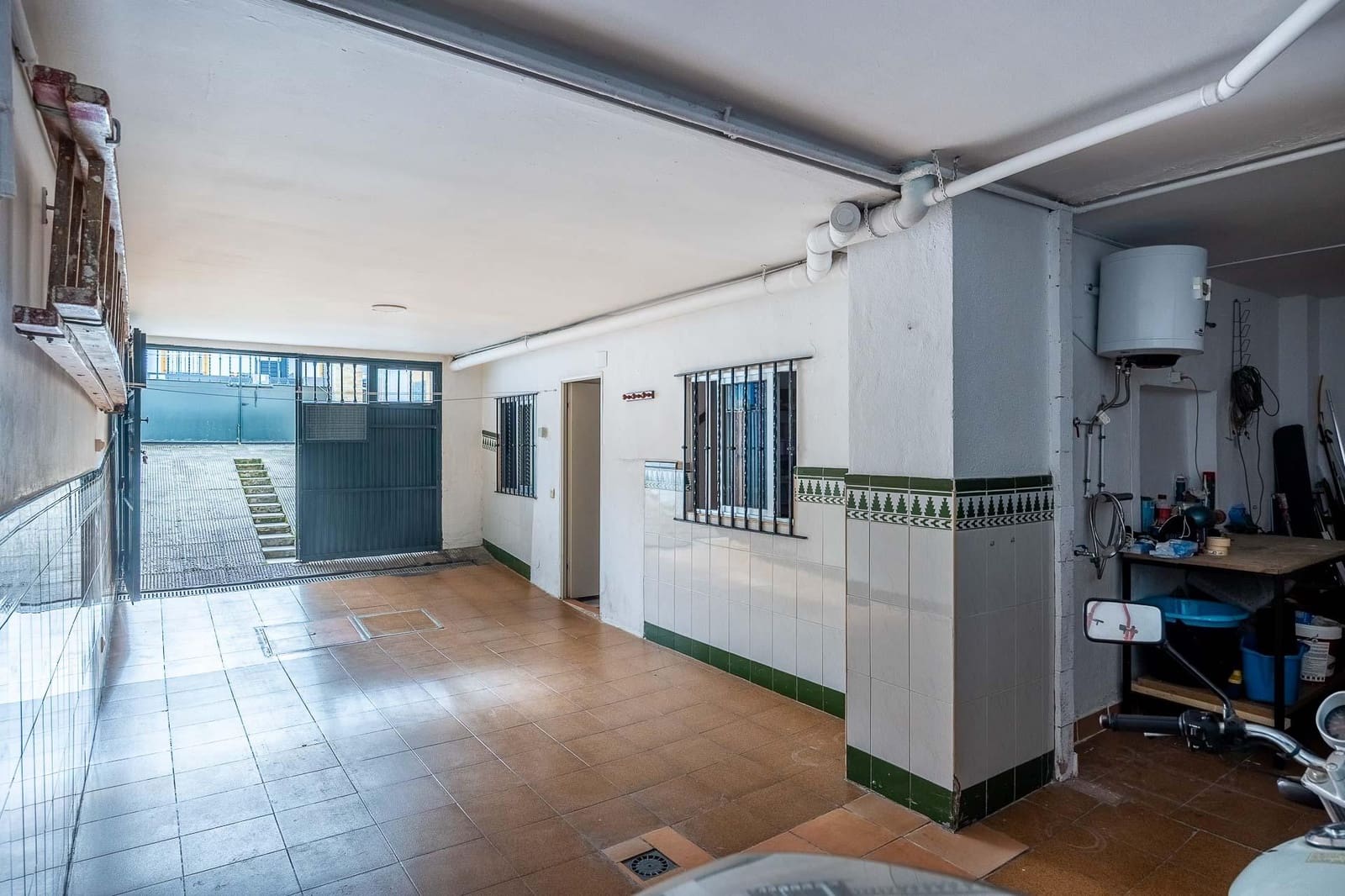 4 soveværelse Rækkehus til salg i Sevilla by med garage - € 360.000 (Ref: 9543727)