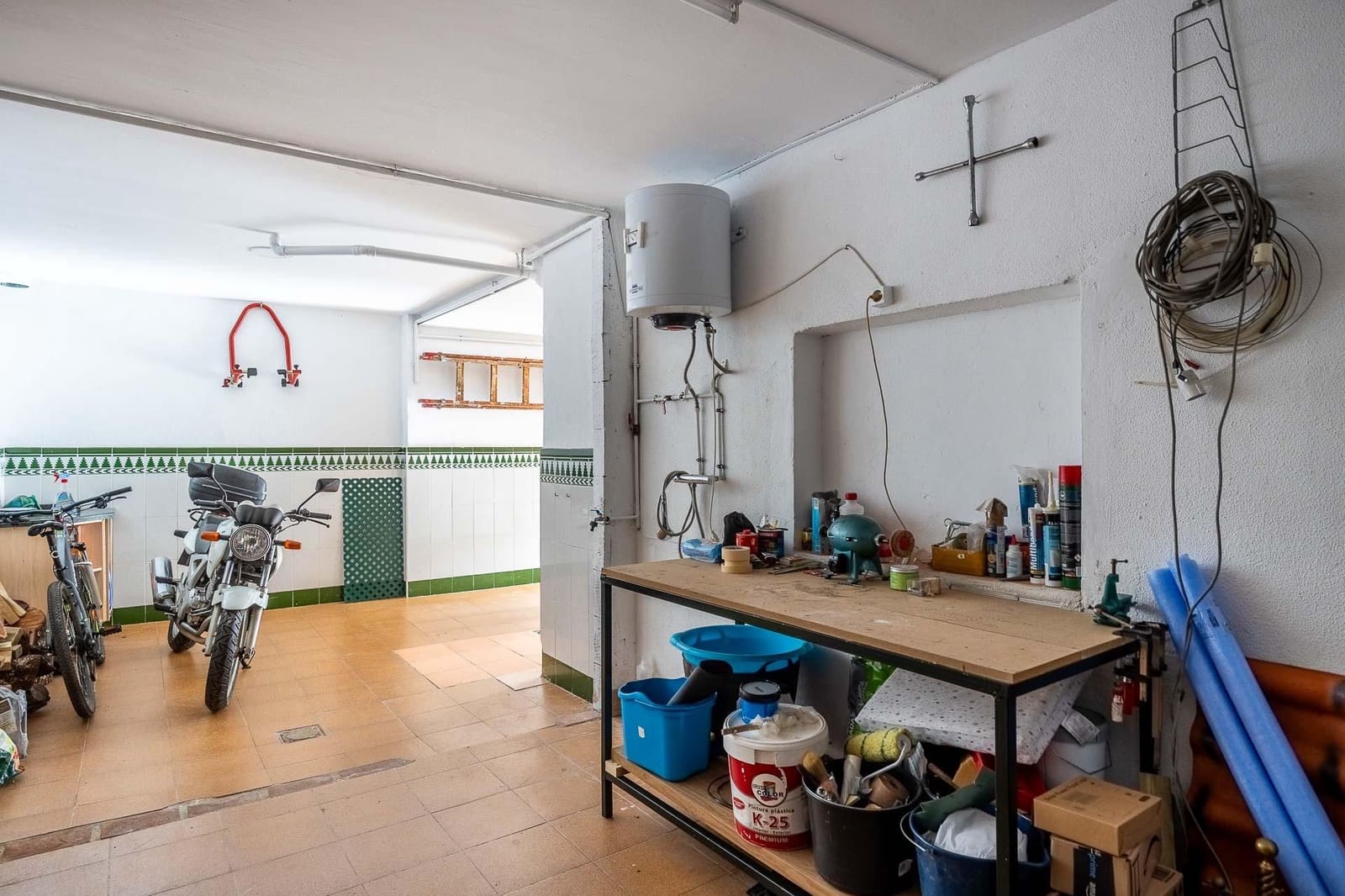 4 soveværelse Rækkehus til salg i Sevilla by med garage - € 360.000 (Ref: 9543727)
