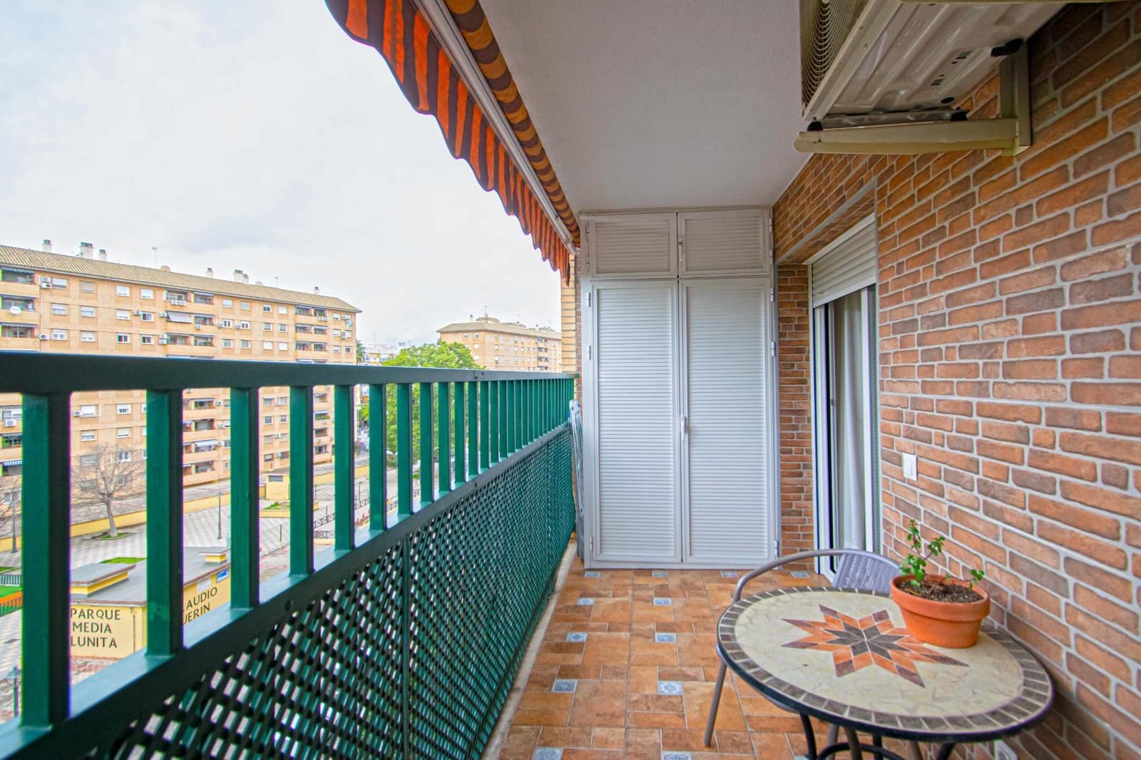 3 soveværelse Lejlighed til salg i Sevilla by med garage - € 380.000 (Ref: 9548308)