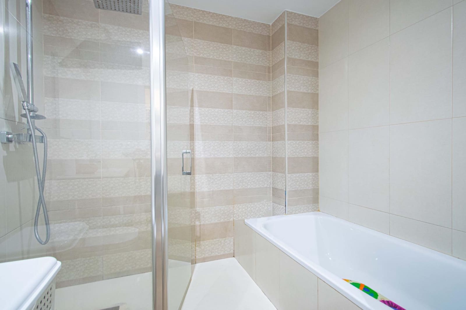 3 soveværelse Lejlighed til salg i Sevilla by med garage - € 380.000 (Ref: 9548308)