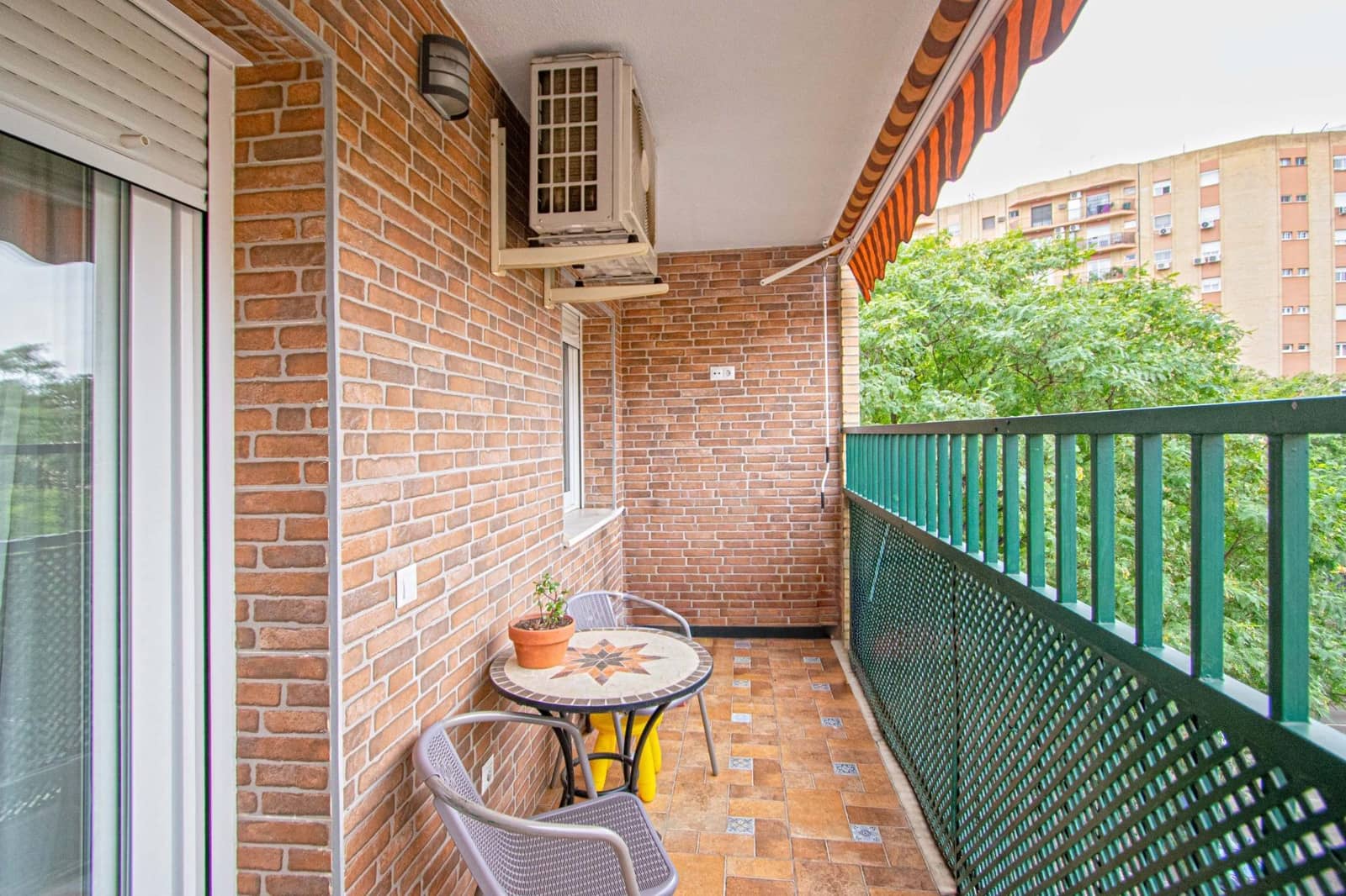 3 soveværelse Lejlighed til salg i Sevilla by med garage - € 380.000 (Ref: 9548308)