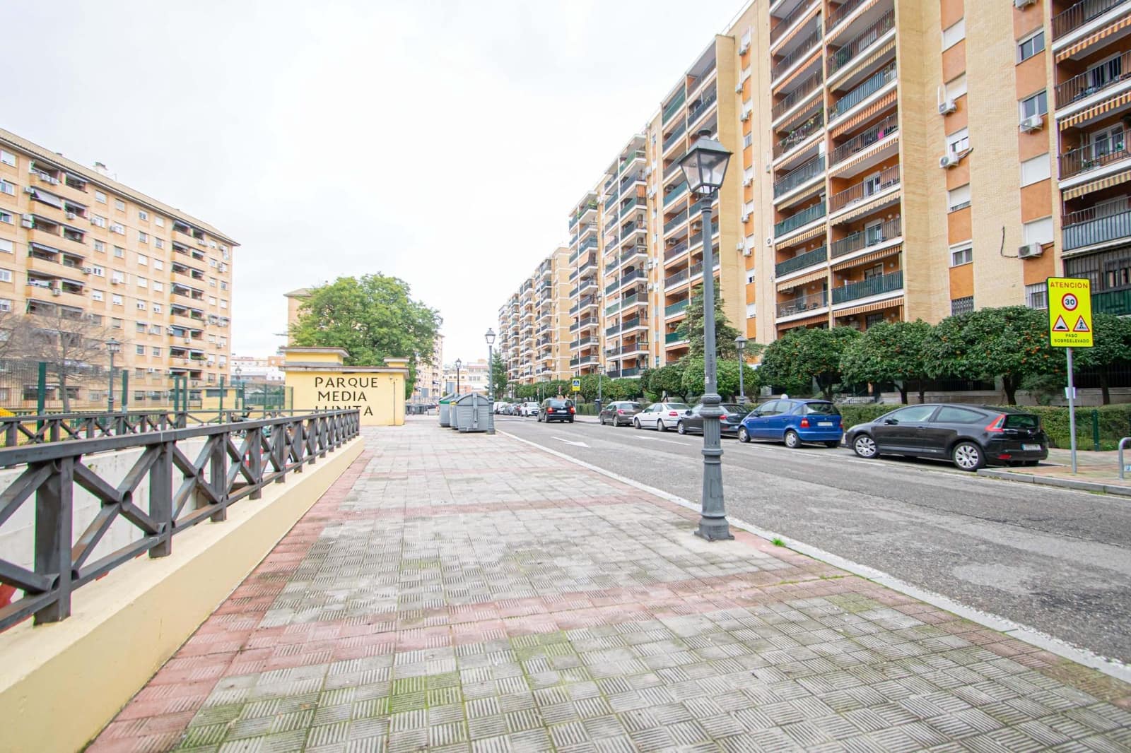 3 soveværelse Lejlighed til salg i Sevilla by med garage - € 380.000 (Ref: 9548308)