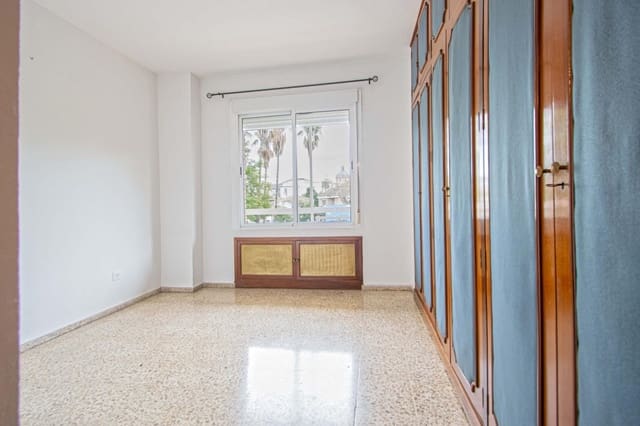 4 bedroom Flat for sale in Seville city - € 395,000 (Ref: 9551624)