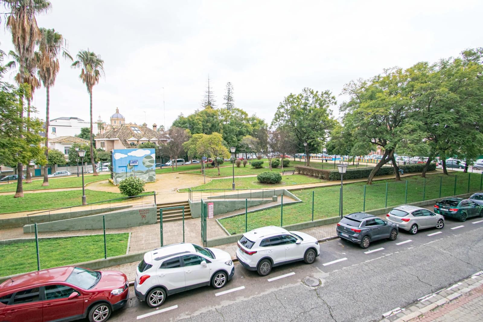 4 bedroom Flat for sale in Seville city - € 395,000 (Ref: 9551624)