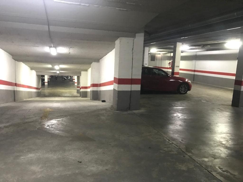 Garage for sale in Seville city - € 19,500 (Ref: 9551625)