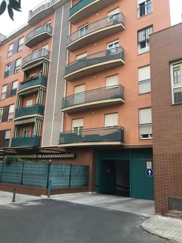 Autotalli myytävänä paikassa Sevilla kaupunki - 19 500 € (Ref: 9551625)