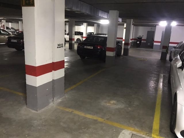 Autotalli myytävänä paikassa Sevilla kaupunki - 19 500 € (Ref: 9551625)