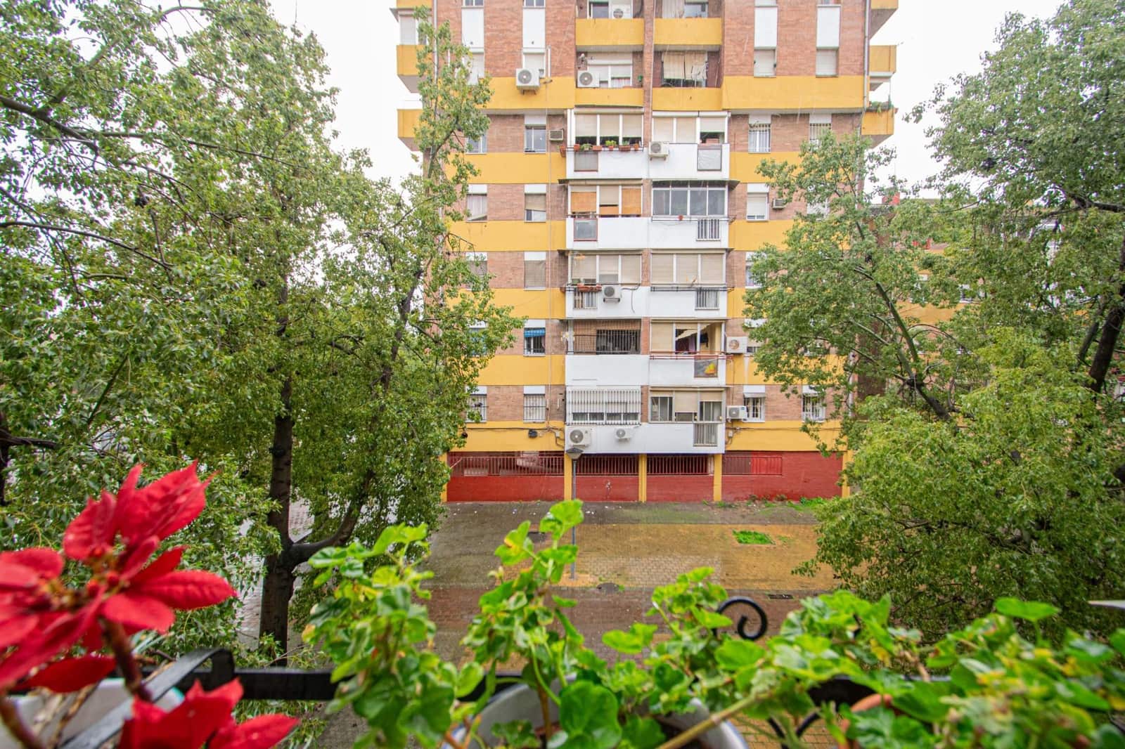 Piso de 3 habitaciones en Sevilla ciudad en venta - 118.000 € (Ref: 9551626)