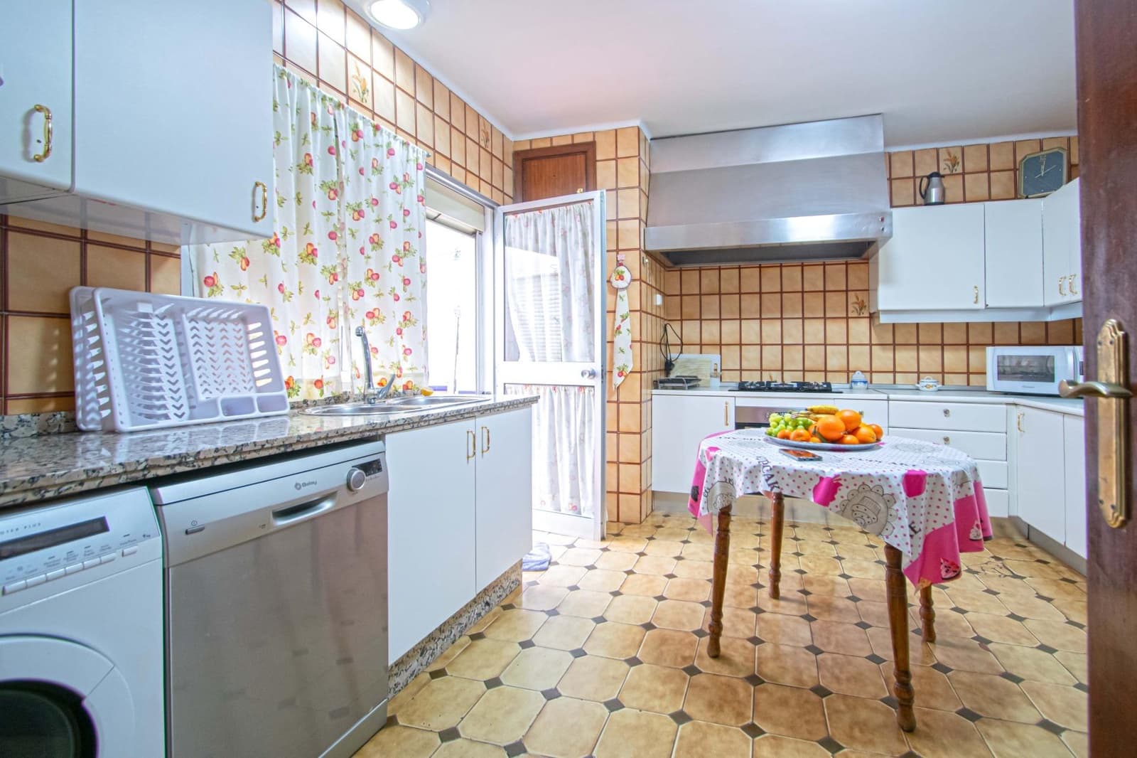 Apartamento de 4 habitaciones en Sevilla ciudad en venta - 250.000 € (Ref: 9551627)