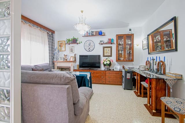 4 soverom Rekkehus til salgs i Montequinto, Dos Hermanas med garasje - € 315 000 (Ref: 9555945)