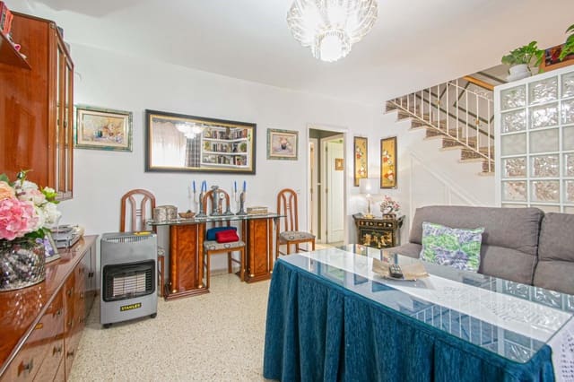 4 soverom Rekkehus til salgs i Montequinto, Dos Hermanas med garasje - € 315 000 (Ref: 9555945)