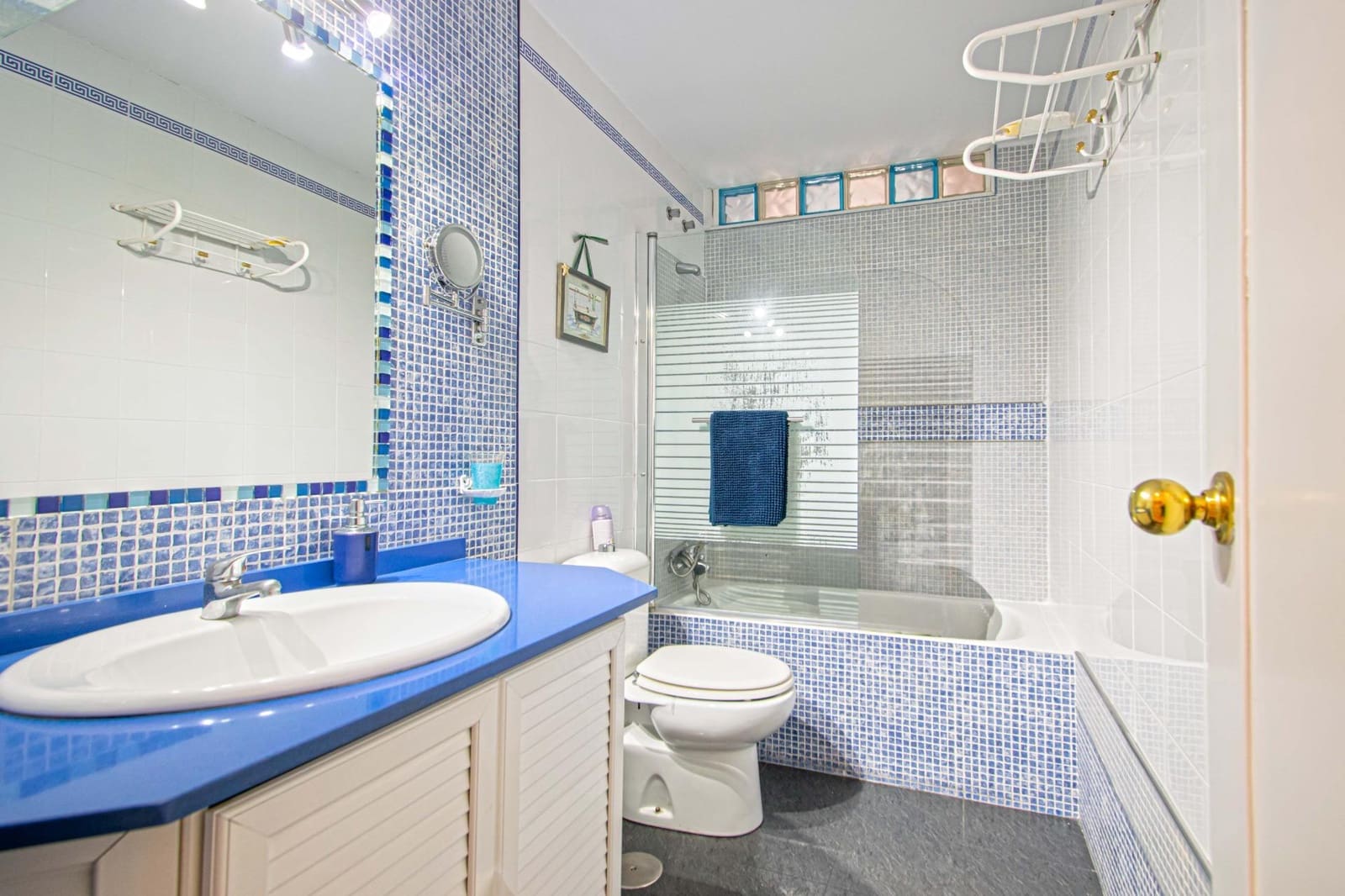 4 soverom Rekkehus til salgs i Montequinto med garasje - € 315 000 (Ref: 9555945)