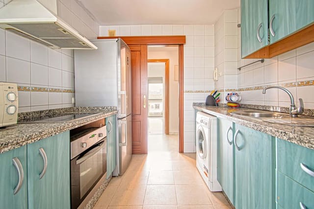 3 sovrum Lägenhet till salu i Sevilla stad med garage - 199 900 € (Ref: 9561891)