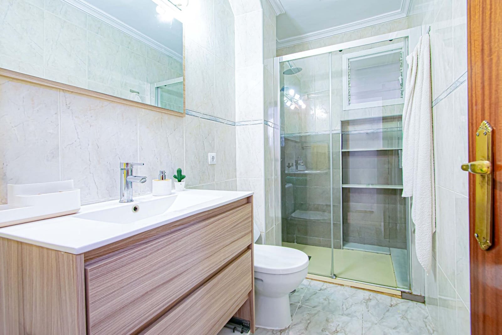 4 Zimmer Wohnung zu verkaufen in Sevilla Stadt - 229.000 € (Ref: 9561894)