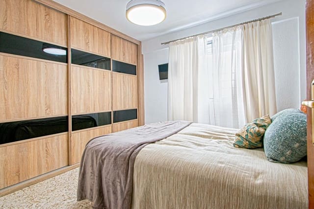 4 soveværelse Lejlighed til salg i Sevilla by - € 229.000 (Ref: 9561894)