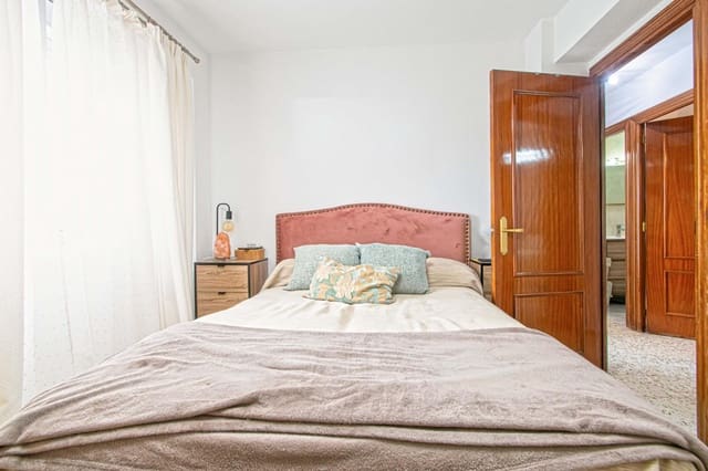 4 soveværelse Lejlighed til salg i Sevilla by - € 229.000 (Ref: 9561894)