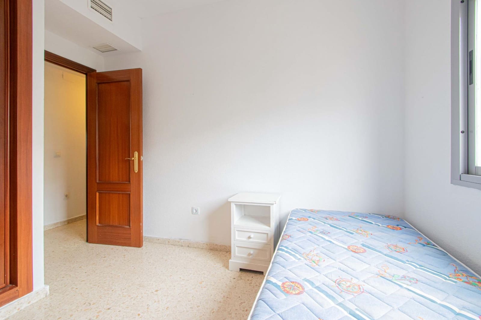 3 quarto Apartamento para arrendar em Sevilha cidade com garagem - 850 € (Ref: 9565319)
