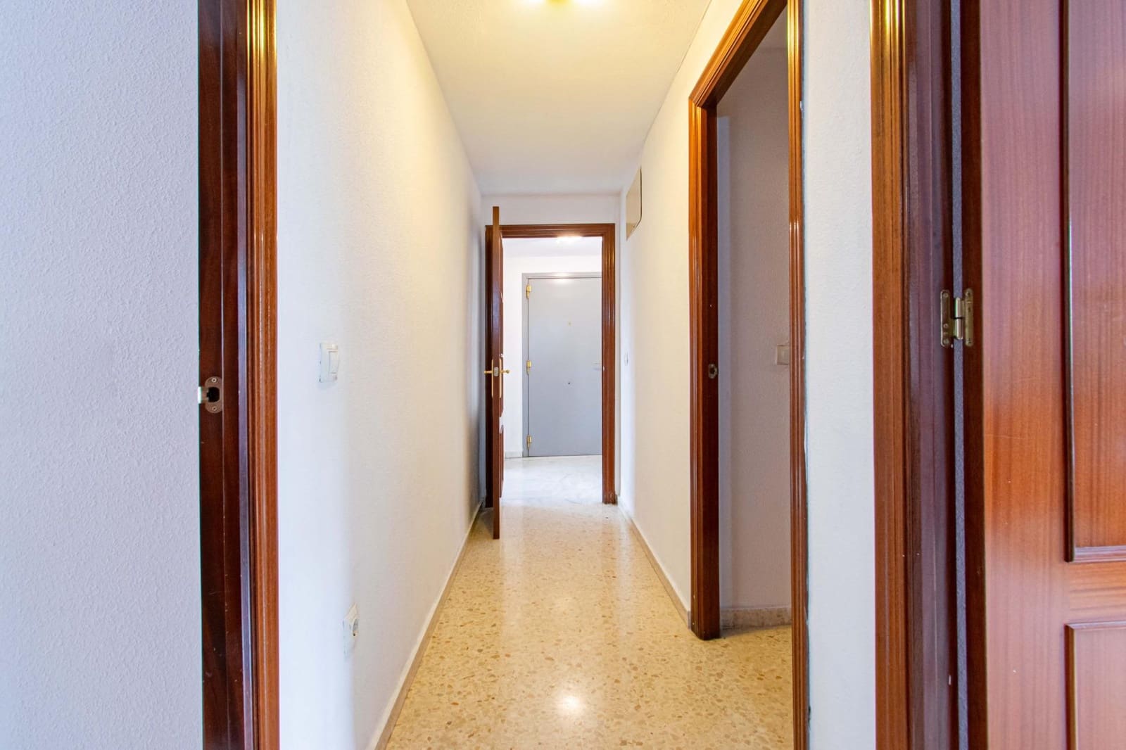 3 quarto Apartamento para arrendar em Sevilha cidade com garagem - 850 € (Ref: 9565319)