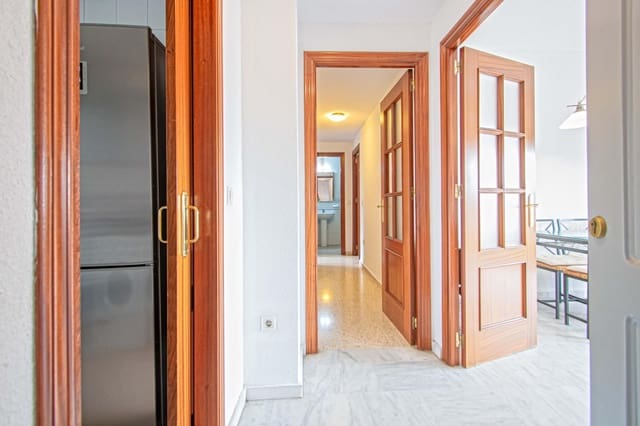 3 quarto Apartamento para arrendar em Sevilha cidade com garagem - 850 € (Ref: 9565319)