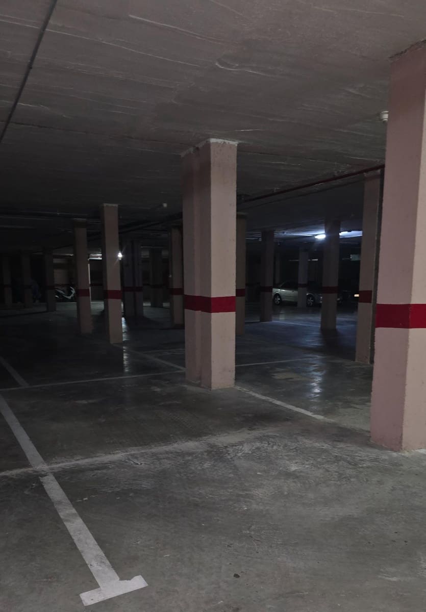 Garage for sale in Dos Hermanas - € 6,750 (Ref: 9574693)