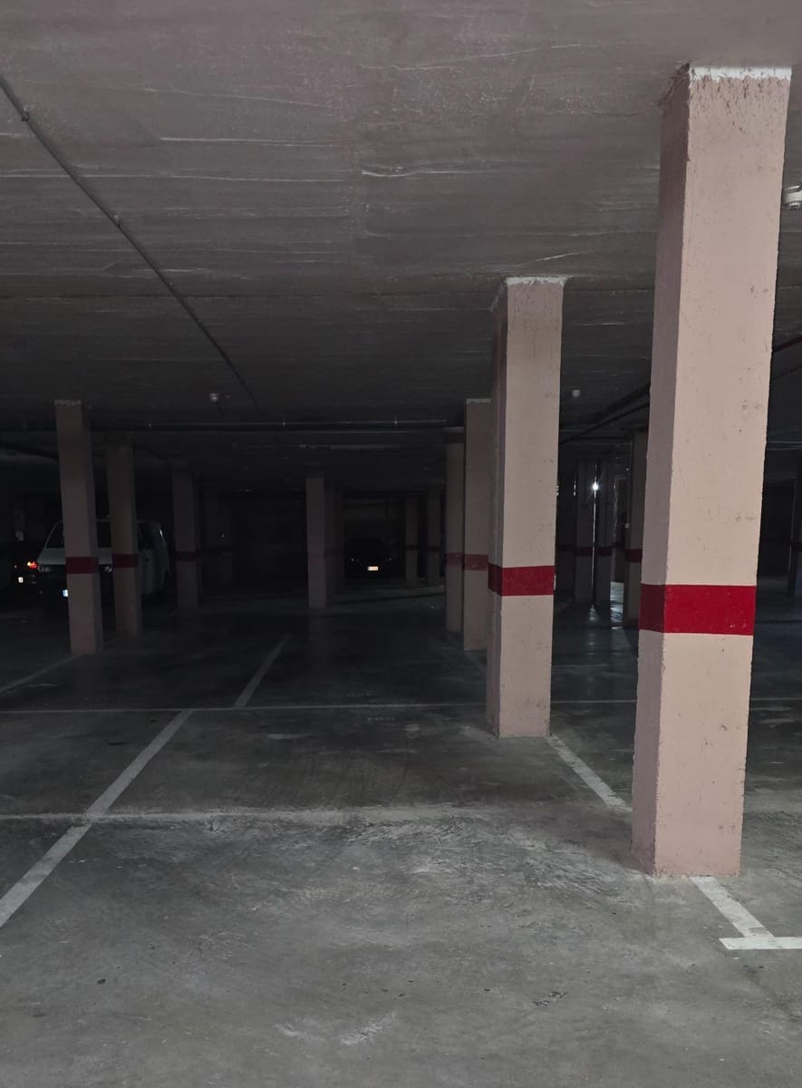 Garage for sale in Dos Hermanas - € 6,750 (Ref: 9574693)