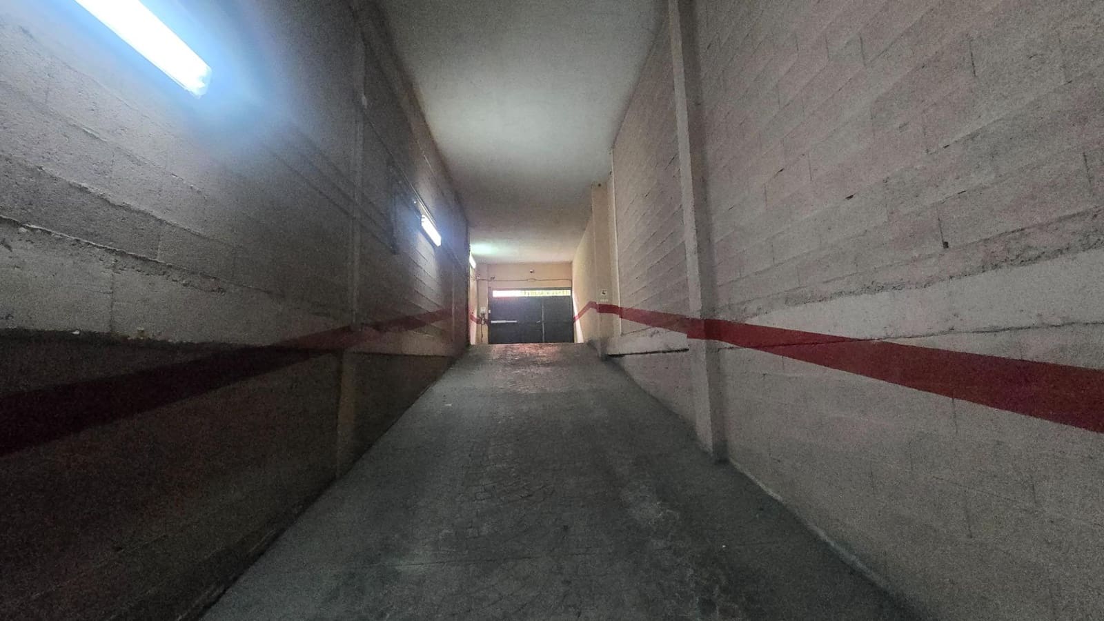 Garage for sale in Dos Hermanas - € 6,750 (Ref: 9574693)