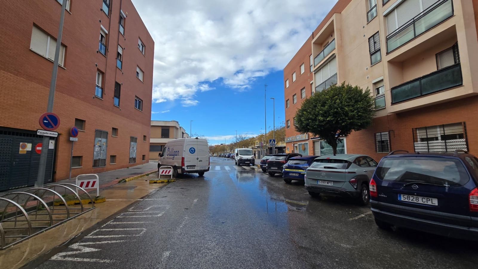 Garage for sale in Dos Hermanas - € 6,750 (Ref: 9574693)