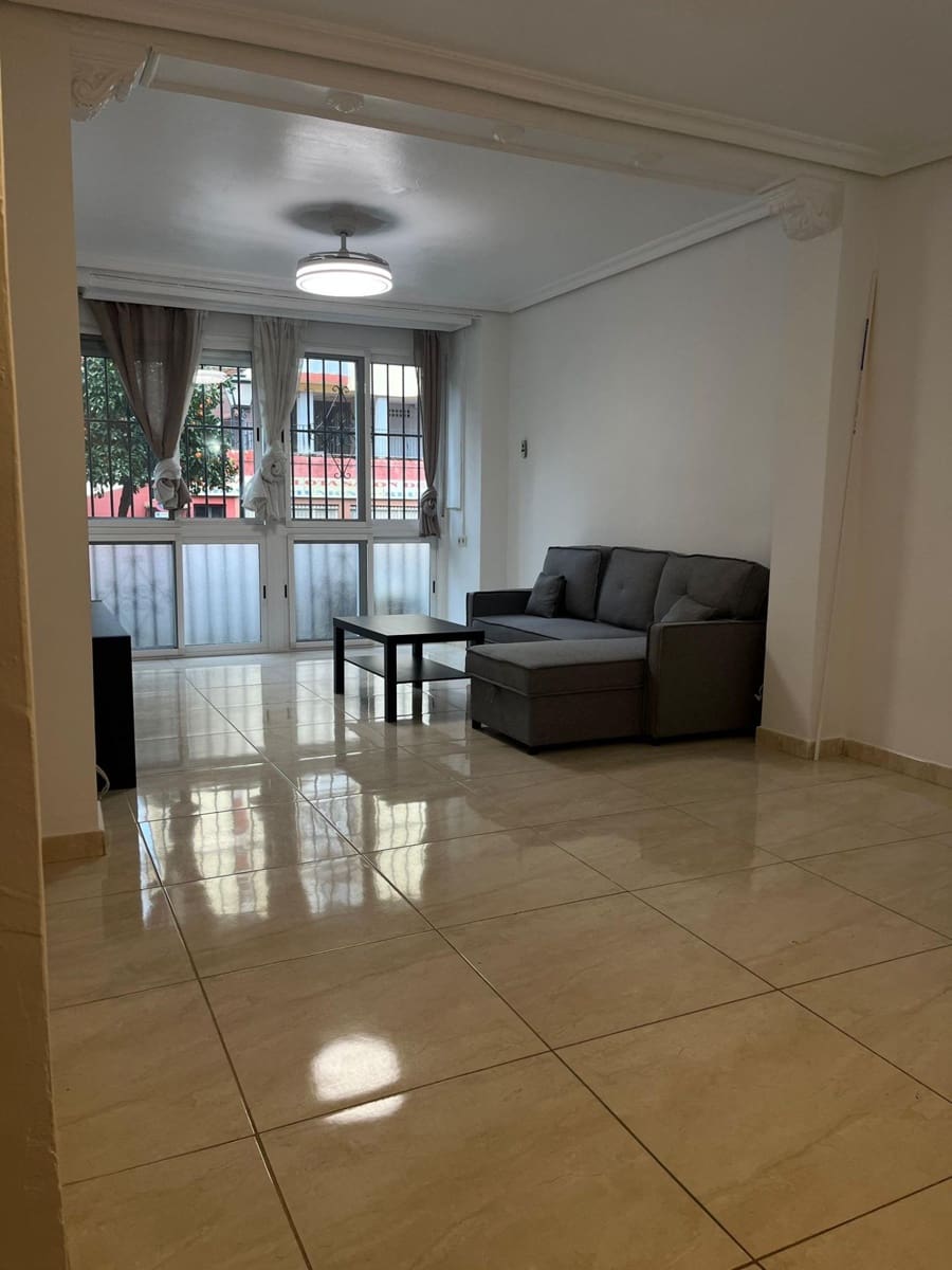 2 bedroom Apartment for rent in Seville city - € 900 (Ref: 9586590)