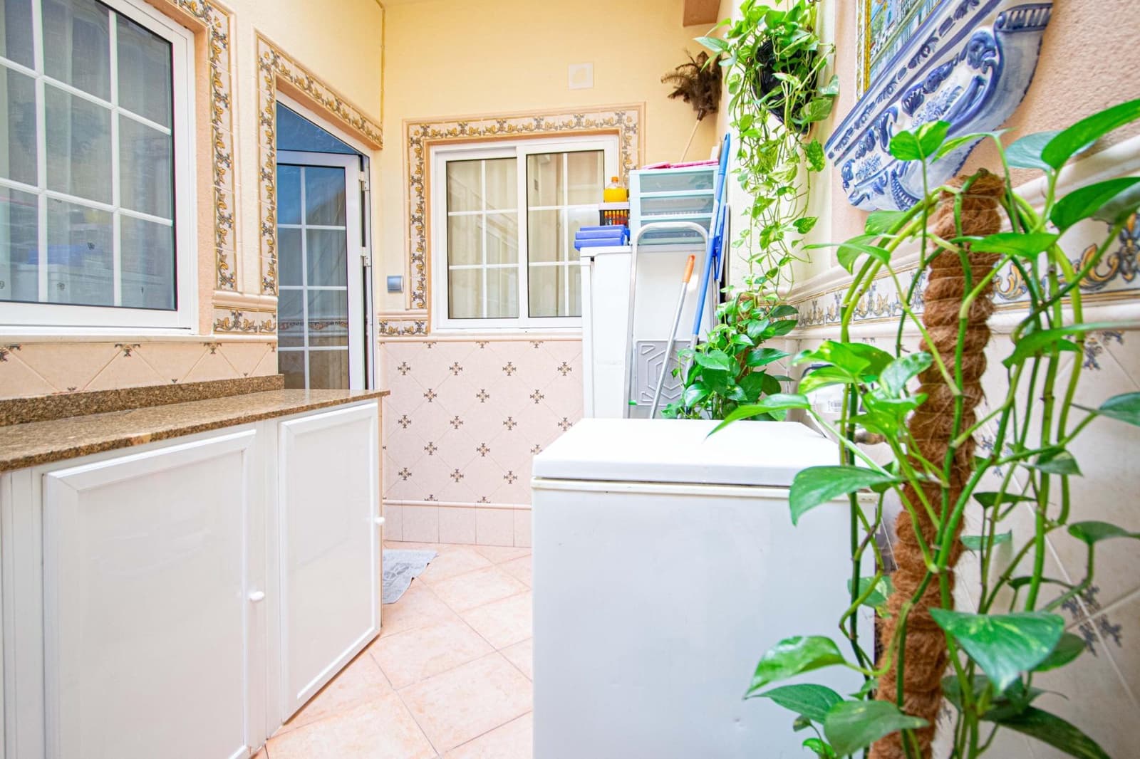 3 bedroom Terraced Villa for sale in Seville city - € 170,000 (Ref: 9586591)