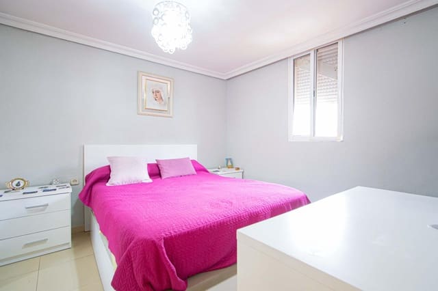 2 makuuhuone Asunto myytävänä paikassa Sevilla kaupunki - 75 000 € (Ref: 9591383)