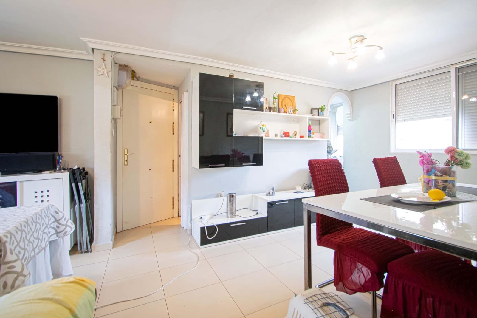 2 makuuhuone Asunto myytävänä paikassa Sevilla kaupunki - 75 000 € (Ref: 9591383)