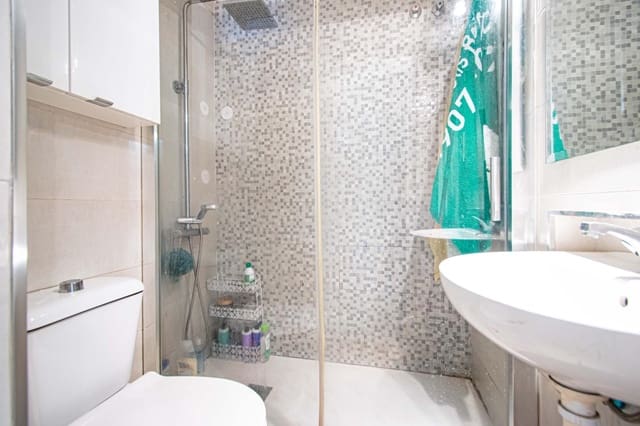 2 makuuhuone Asunto myytävänä paikassa Sevilla kaupunki - 75 000 € (Ref: 9591383)