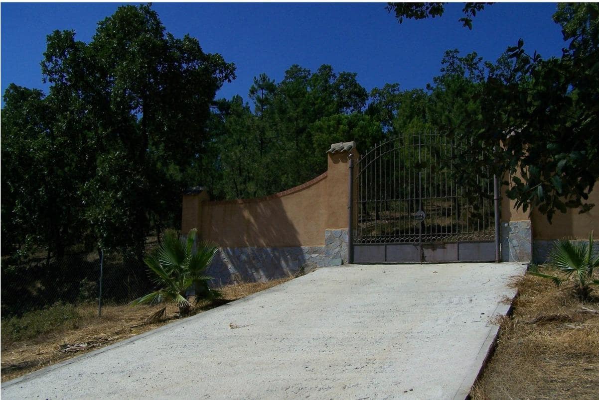 4 bedroom Finca/Country House for sale in Calera de Leon - € 480,000 (Ref: 9591387)