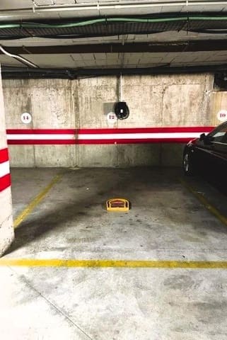 Garage til salg i Sevilla by - € 21.500 (Ref: 9596233)