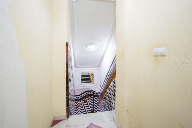 3 Zimmer Wohnung zu verkaufen in Sevilla Stadt - 125.000 € (Ref: 9596234)