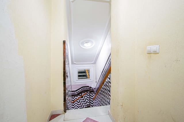 3 soveværelse Lejlighed til salg i Sevilla by - € 125.000 (Ref: 9596234)