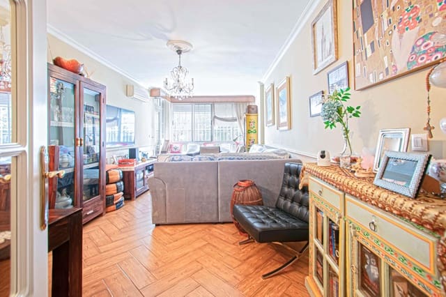 4 soverom Leilighet til salgs i Santa Clara, Sevilla by med svømmebasseng garasje - € 420 000 (Ref: 9596235)