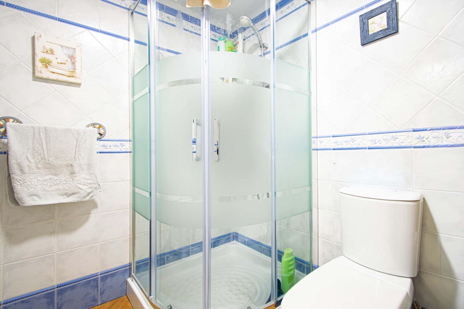 4 bedroom Flat for sale in Seville city with pool garage - € 420,000 (Ref: 9596235)