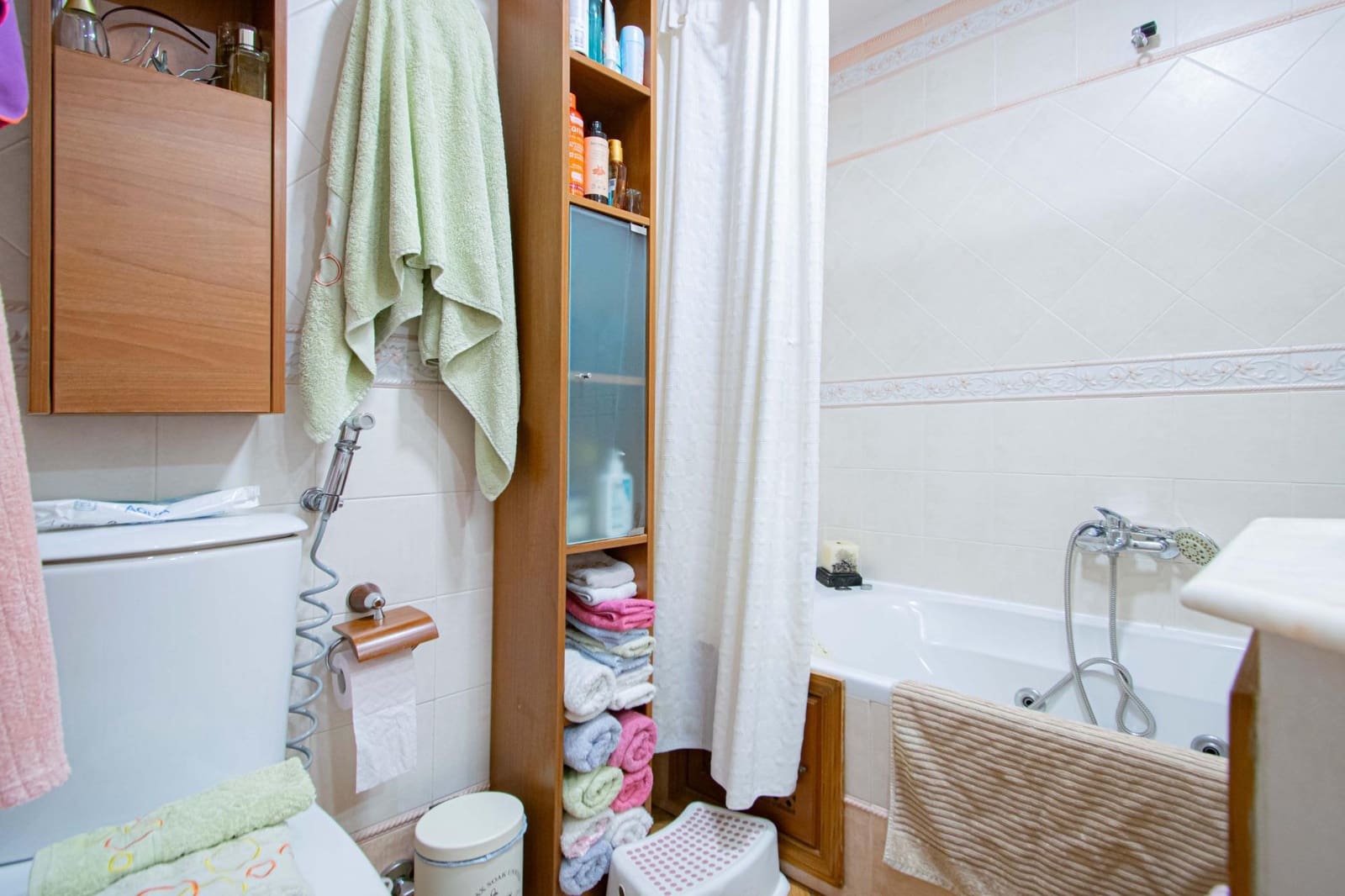 4 bedroom Flat for sale in Seville city with pool garage - € 420,000 (Ref: 9596235)