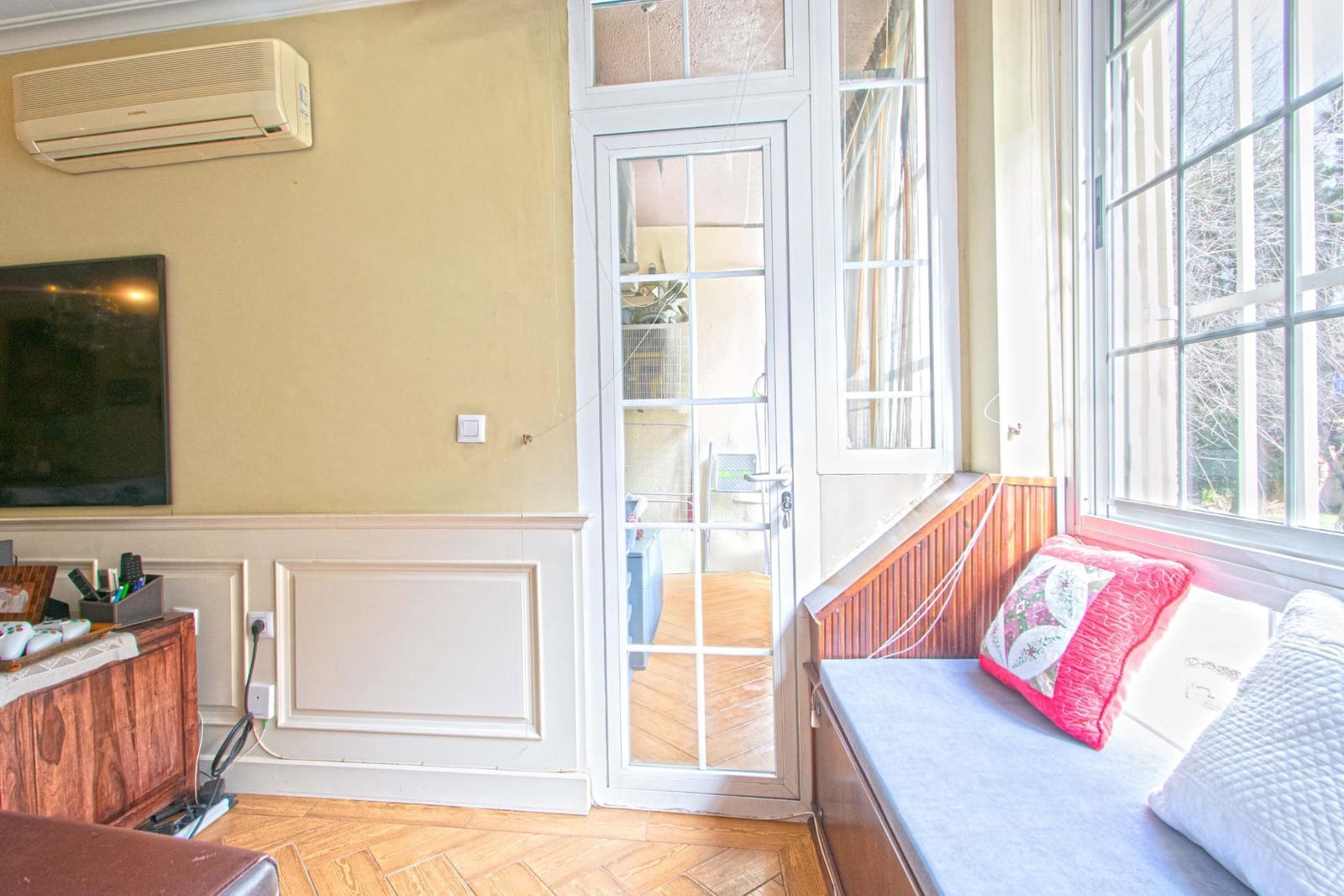 4 bedroom Flat for sale in Seville city with pool garage - € 415,000 (Ref: 9596235)