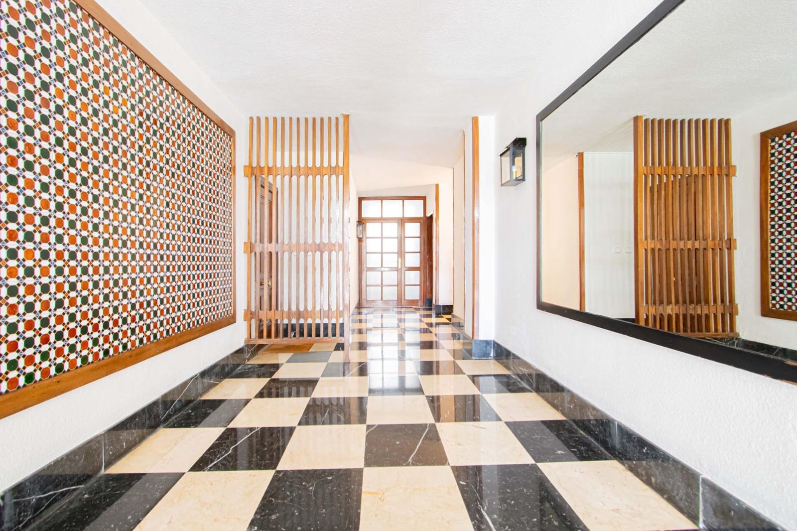 4 bedroom Flat for sale in Seville city with pool garage - € 415,000 (Ref: 9596235)