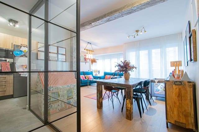 3 bedroom Flat for sale in Los Remedios, Seville city - € 545,000 (Ref: 9605049)